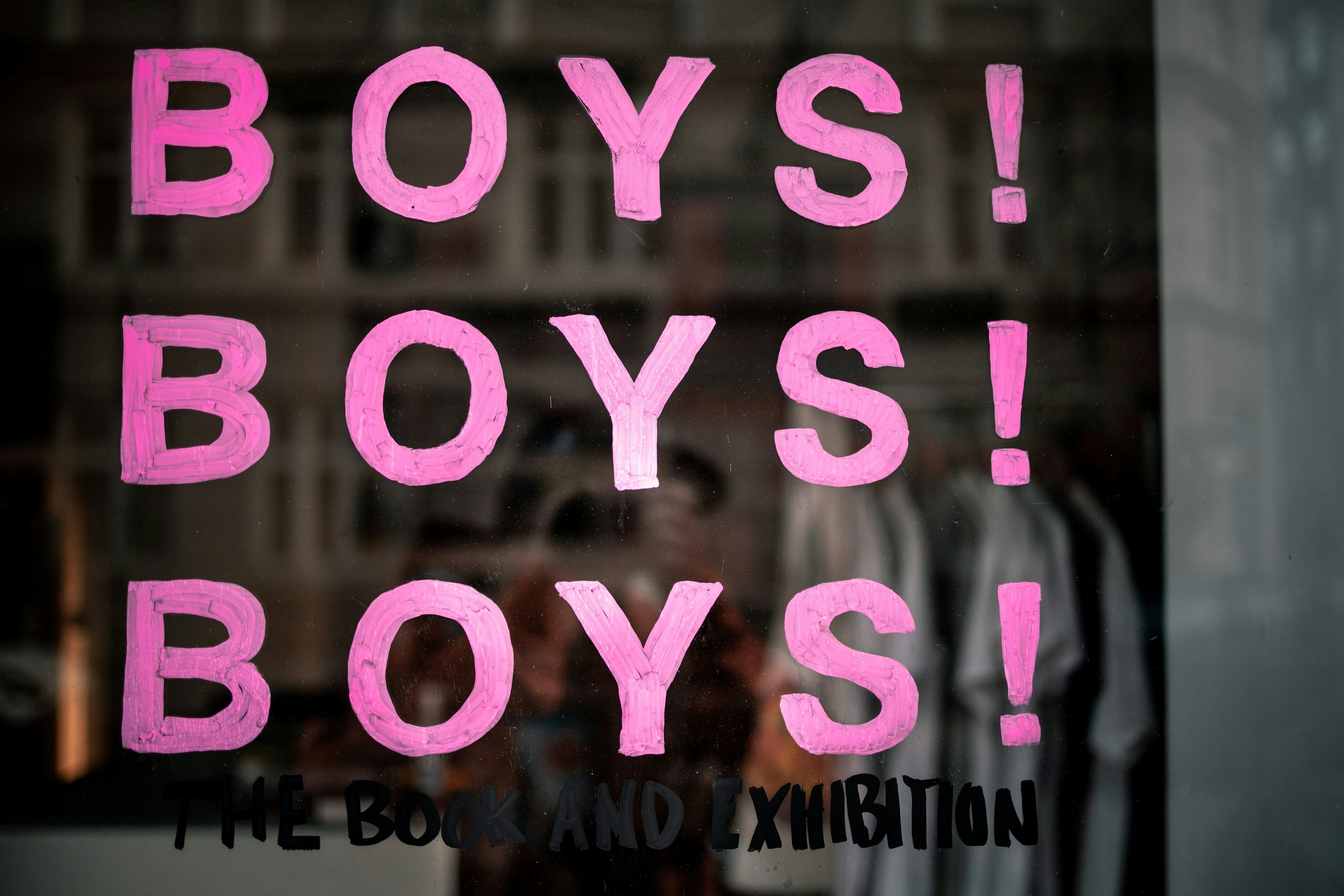 热播推荐海报图 01